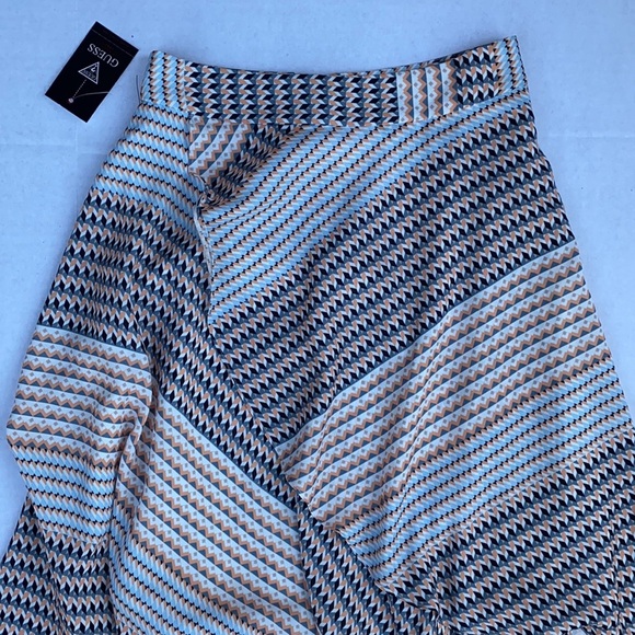 New GUESS Constant Connection Skirt SZ 0 - Picture 5 of 5